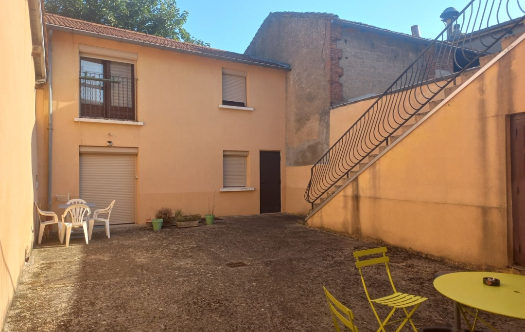 Annonces VAL DE SAONE : Immeuble | LA TOUR-DE-SALVAGNY (69890) | 162 m2 | 550 000 € 